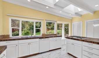 610 Orchard St, Ashland, OR 97520