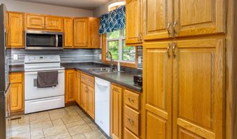 1219 Garfield Cir, Ames, IA 50014