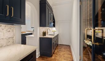 18 Tokeneke Trl, Darien, CT 06820