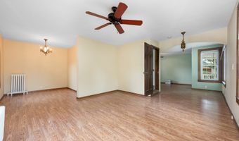 318 W Wing St, Arlington Heights, IL 60005