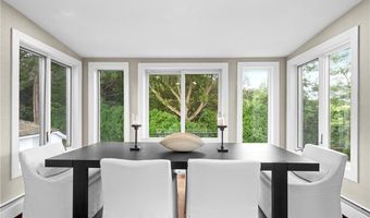 1 Harborview Dr, Newport, RI 02840