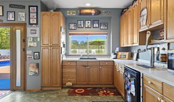 28 Hannah Lee Rd, Barnegat, NJ 08005