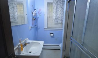 744 Hammond St, Bangor, ME 04401