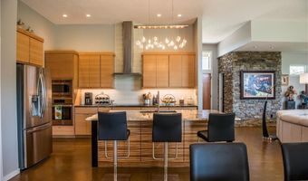 11 E 1100 Rd, Baldwin City, KS 66066