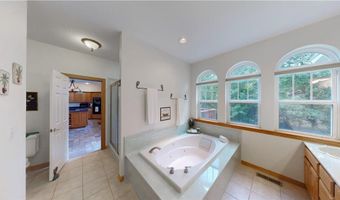 2 Ewes Ln, Bella Vista, AR 72715