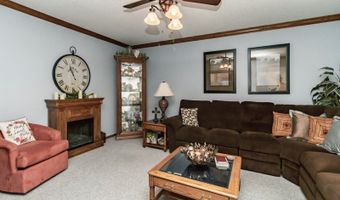 336 13th Ave SW 1, Altoona, IA 50009