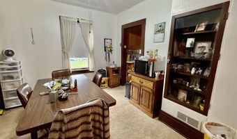 912 S Lloyd St, Aberdeen, SD 57401