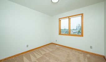 117 4th St NW, Altoona, IA 50009