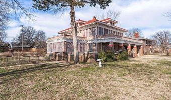 905 N 2nd St, Arkansas City, KS 67005