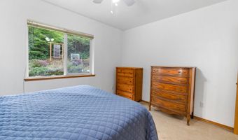 142 S QUADRANT St, Rockaway Beach, OR 97136