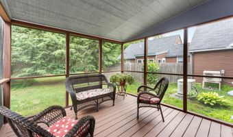 2 Cortland Cir, Bangor, ME 04401