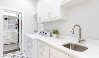 5910 SW Dryden Rd, Bentonville, AR 72713