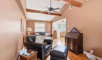 40 Cape Cod Ln, Barnstable, MA 02630
