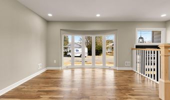 8730 EWING Dr, Bethesda, MD 20817