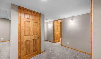 10390 64th St NE, Albertville, MN 55301
