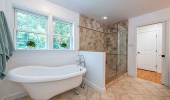 15 Tanglewood Dr, Andover, NJ 07848