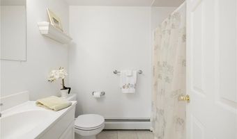 110 HOUSTON Ave, Narragansett, RI 02882