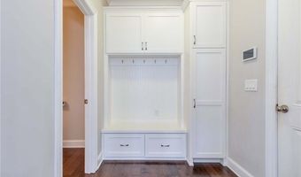 7875 Crownpoint Dr, Alpharetta, GA 30005