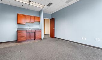 174 Clarkson Rd, Ballwin, MO 63011