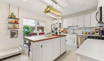 26 E 49TH St, Bayonne, NJ 07002