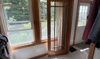 64 Oxford St, Augusta, ME 04330