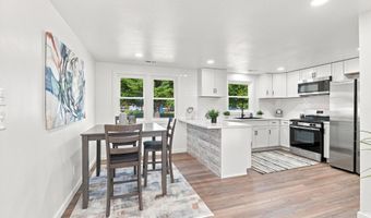 233 S Division St, Auburn, IN 46706