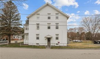 95 School St, Lincoln, RI 02865