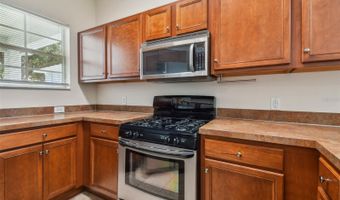 6919 SURREY HILL Pl, Apollo Beach, FL 33572