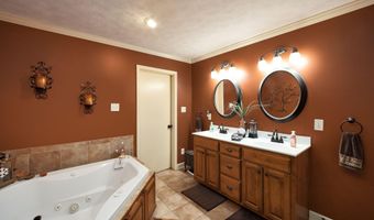 1584 Hawkins Ln, Bells, TN 38006