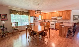 3702 Round House Rd, Aurora, MO 65605