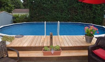 16 Spectacle Ave, Warwick, RI 02888
