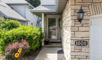 1609 N LILAS Dr, Appleton, WI 54914