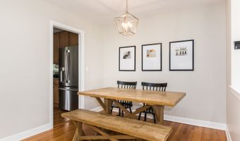 302 S Patton Ave, Arlington Heights, IL 60005