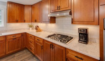 101 Loft Cir, Campton, NH 03223