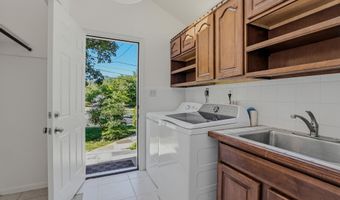 7607 MARYKNOLL Ave, Bethesda, MD 20817
