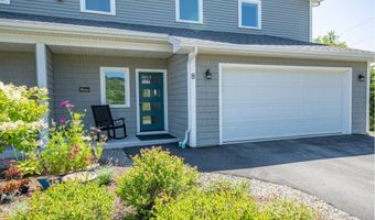 8 Shipmasters Cove Rd, Belfast, ME 04915