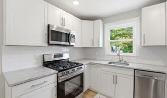 906 Cedar Ct, Aberdeen, NC 28315