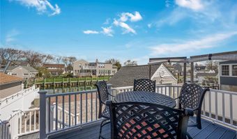 25 Cape Rd, Amityville, NY 11701