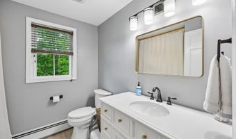 14 Cedrus Ct, Branford, CT 06405