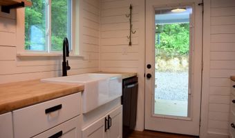 35 CHRISTS Way, Alabaster, AL 35114