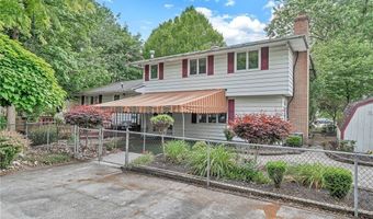 8 Countryside Ct, Amherst, NY 14221