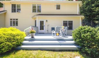 4 Monticello Dr, Amherst, NH 03031