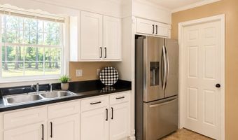 6032 Elliott Dr, Albany, GA 31705