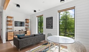 7101 LONGWOOD Dr, Bethesda, MD 20817
