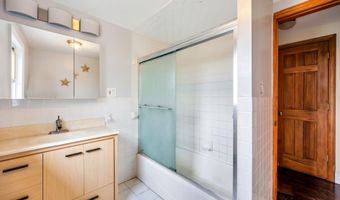 118 Grant Ave, Albertson, NY 11507