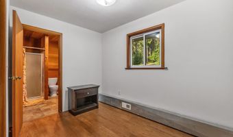 42274 ZIAK GNAT CREEK Ln, Astoria, OR 97103