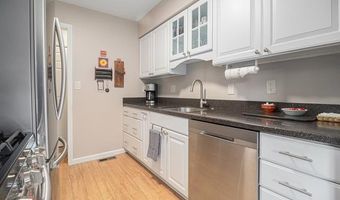 2802 Bombridge Ct, Ann Arbor, MI 48104