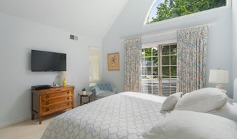 44 Hale Ln, Darien, CT 06820
