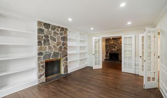 245 Borden Rd, Middletown, NJ 07748