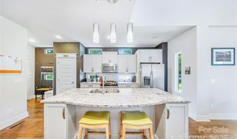 1421 Lyon Ct, Charlotte, NC 28205